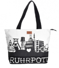 Robin-Ruth-Tasche mit Ruhrpott-Skyline